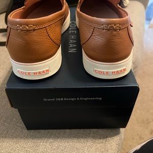 Cole haan women boat shoes.. a few scratches but nothing major